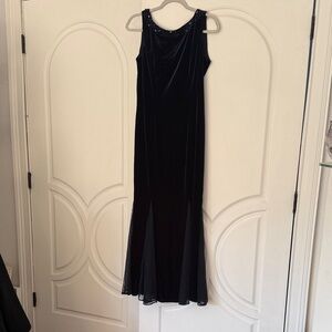 Elegant Black Velvet Evening Gown